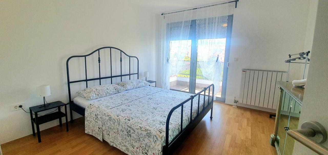 Deluxe Apartment Kristian Whit A Private Parking Fiume Esterno foto